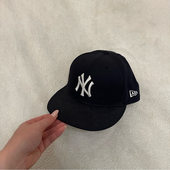 NAVY NEW ERA 59 FIFTY YANKEES HAT🦋 - Picture 6 of 6